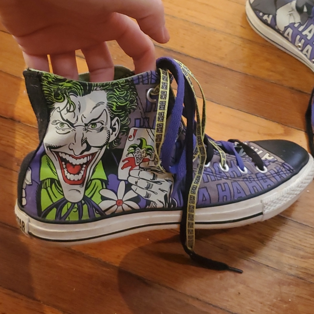 EUC Joker Batman Converse All Star high top shoes